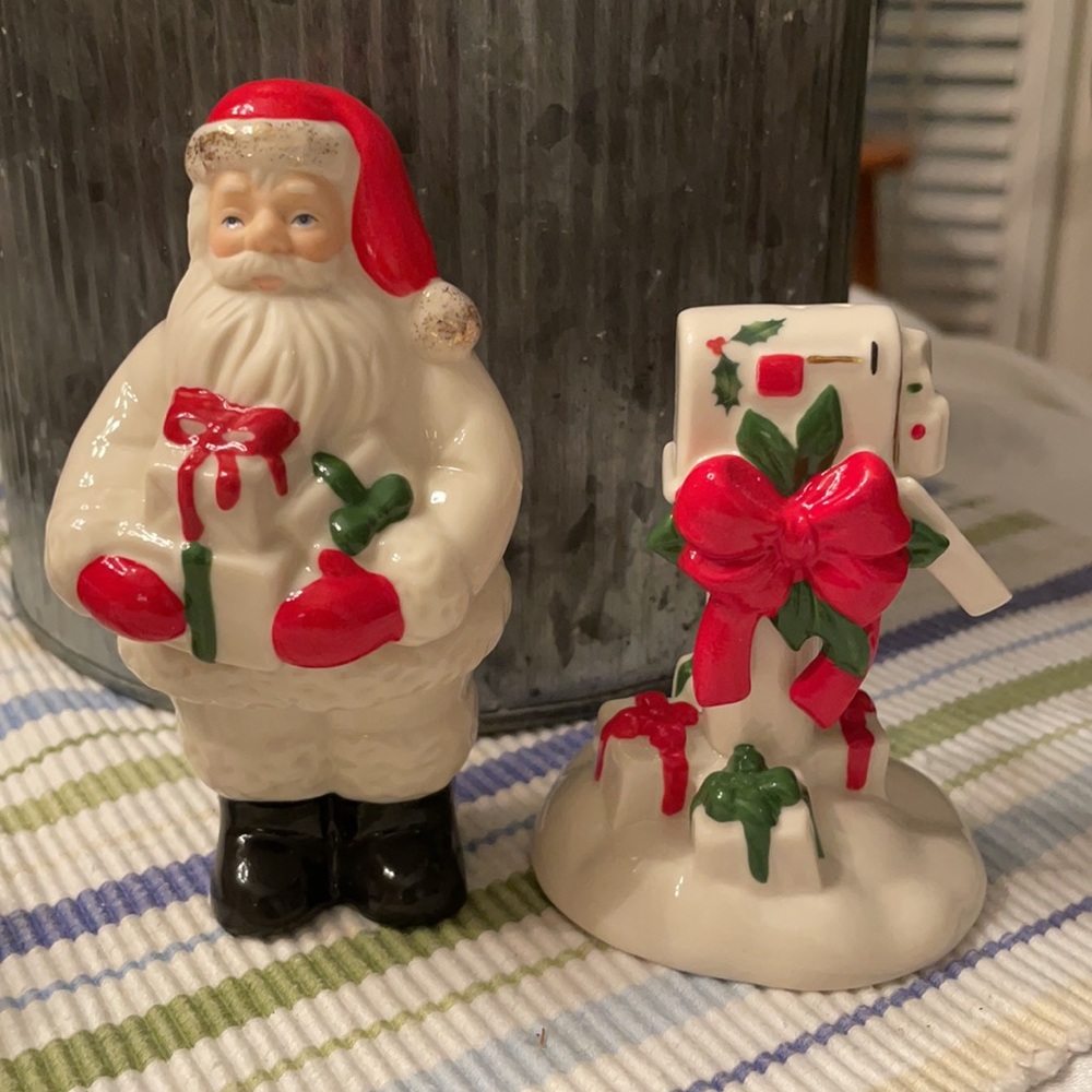 Lenox, NIB Santa Salt and Pepper shaker